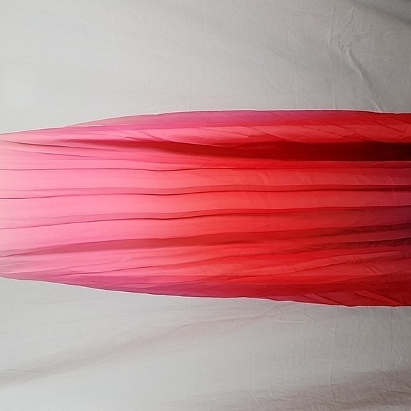 🤎  Identity Gradient pleated halter dress - Picture 3 of 7